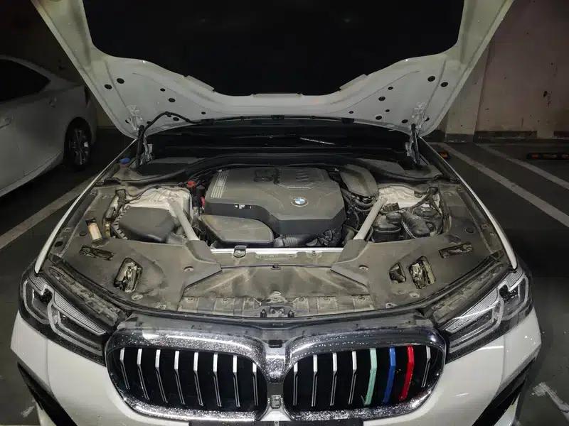 2023 BMW 5 Series 530Li Leading Edition M Sport Package — миниатюра 19