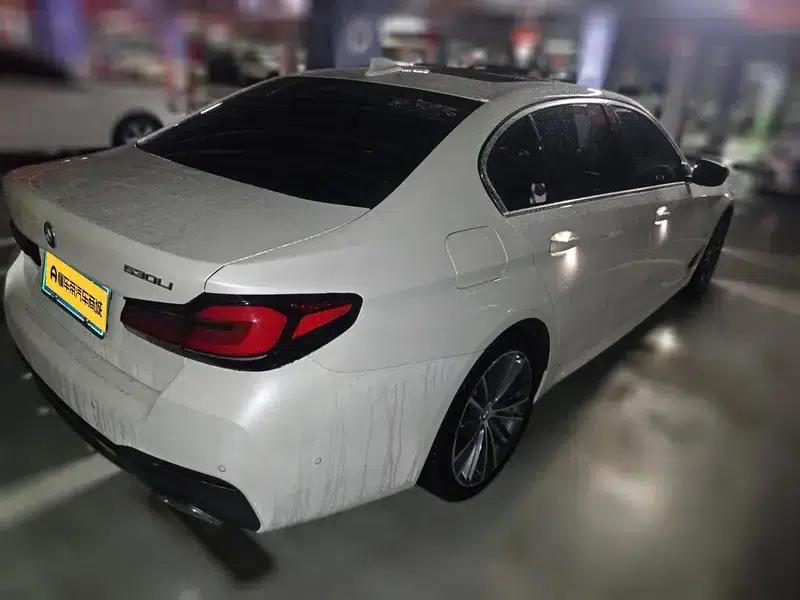 2023 BMW 5 Series 530Li Leading Edition M Sport Package — миниатюра 4