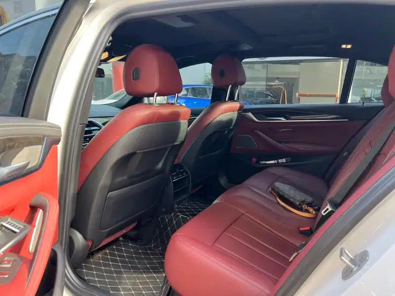2020 BMW 5 Series 530Li Leading Edition M Sport Package — миниатюра 9