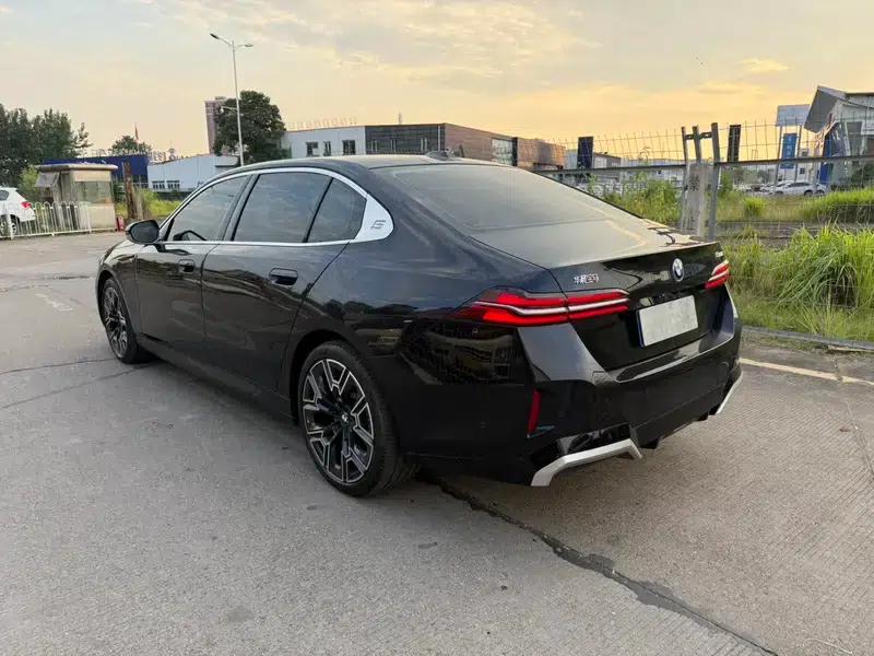 2025 BMW 5 Series Facelift 530Li Luxury M Sport Package — миниатюра 4