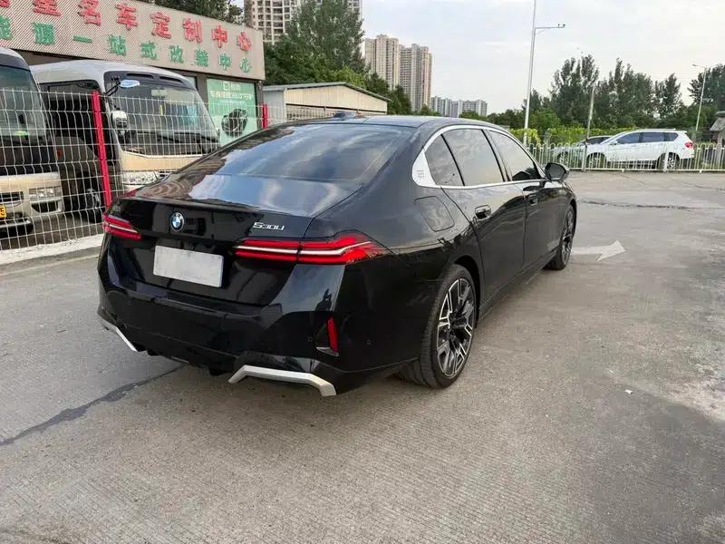 2025 BMW 5 Series Facelift 530Li Luxury M Sport Package — миниатюра 6