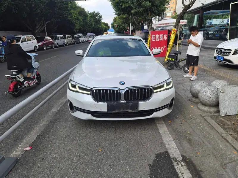 BMW 5 Series 2022 Facelift 525Li Luxury Package — миниатюра 2