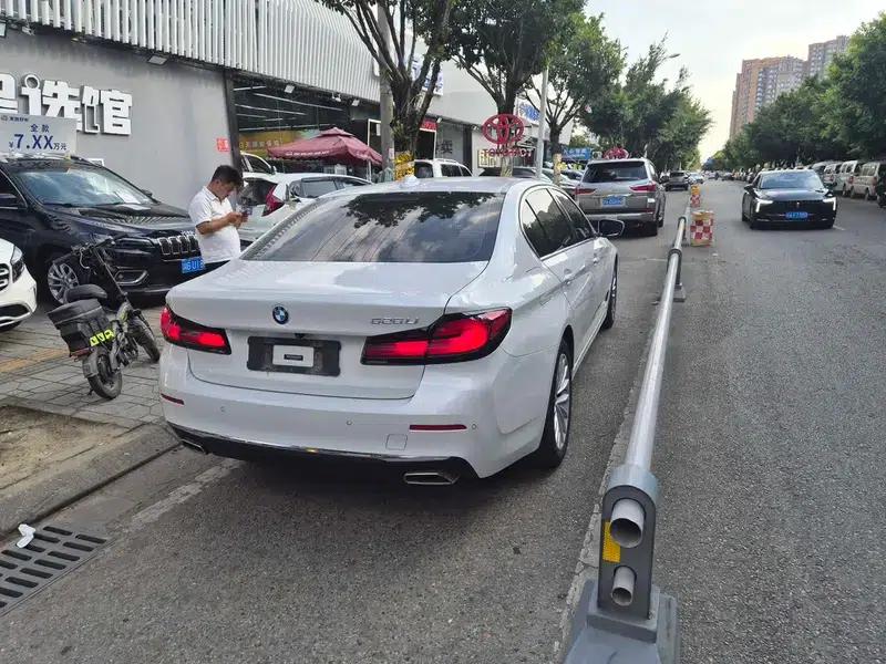 BMW 5 Series 2022 Facelift 525Li Luxury Package — миниатюра 6