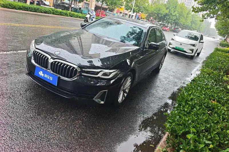 2021 BMW 5 Series 525Li Luxury Package — миниатюра 1