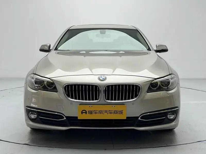 2017 BMW 5 Series 525Li Luxury Design Package — миниатюра 2