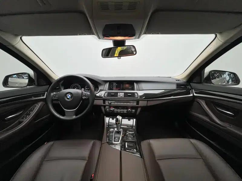 2017 BMW 5 Series 525Li Luxury Design Package — миниатюра 14