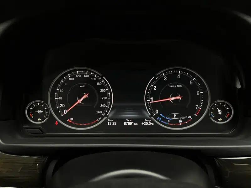 2017 BMW 5 Series 525Li Luxury Design Package — миниатюра 15