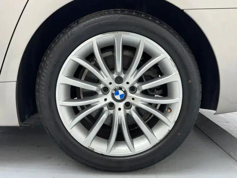 2017 BMW 5 Series 525Li Luxury Design Package — миниатюра 9
