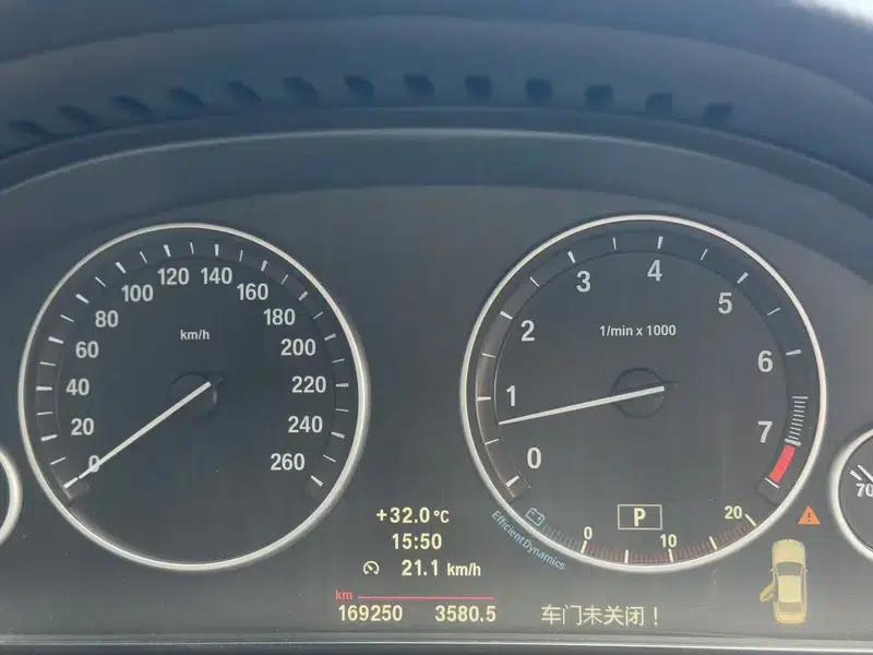 BMW 5 Series 2012 523Li Luxury — миниатюра 12