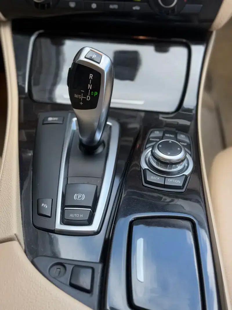 BMW 5 Series 2012 523Li Luxury — миниатюра 15