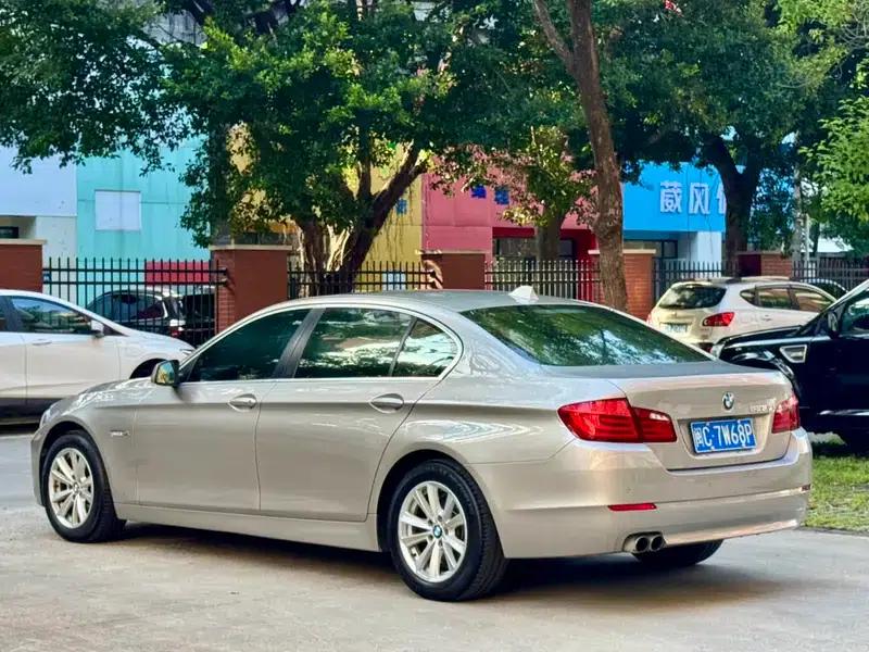 BMW 5 Series 2013 525Li Leading Edition — миниатюра 4