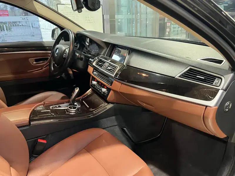 BMW 5 Series 2017 525Li Leading Edition — миниатюра 20