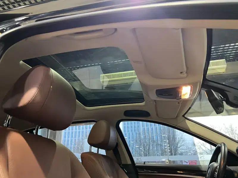 BMW 5 Series 2017 525Li Leading Edition — миниатюра 24