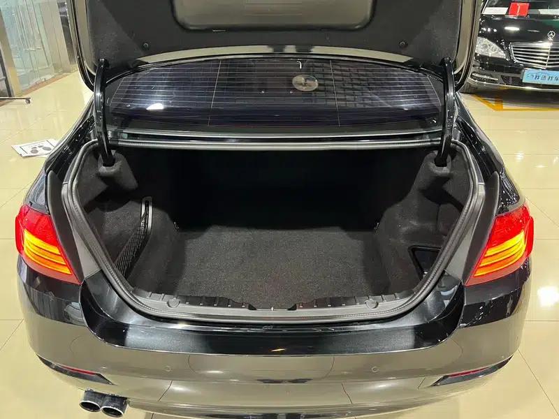 BMW 5 Series 2017 525Li Leading Edition — миниатюра 25