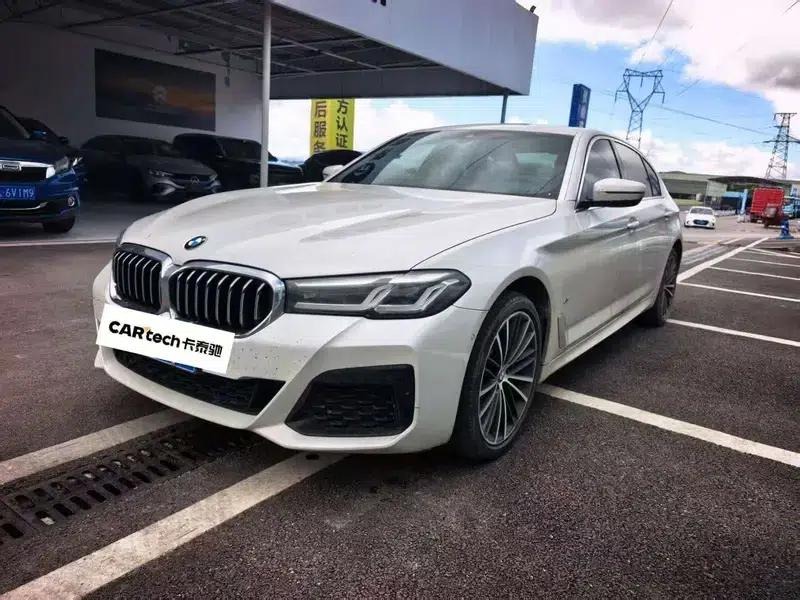2021 BMW 5 Series 530Li Leading Edition M Sport Package — миниатюра 1