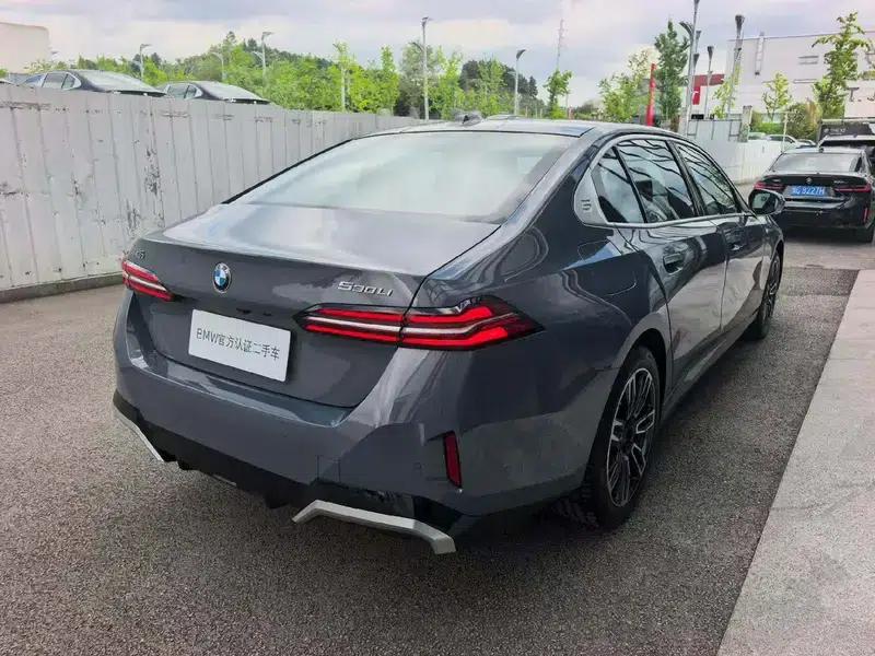 2024 BMW 5 Series 530Li Leading Edition M Sport Package — миниатюра 6