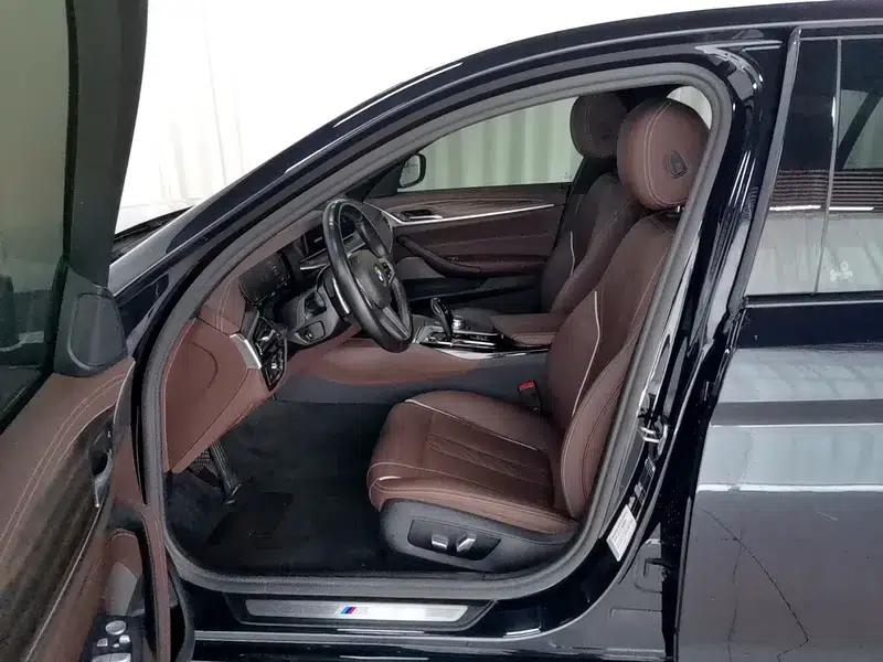 2022 BMW 5 Series Facelift 530Li Leading Edition M Sport Package — миниатюра 17