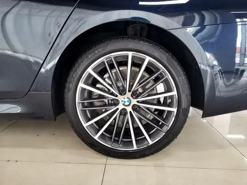 2022 BMW 5 Series Facelift 530Li Leading Edition M Sport Package — миниатюра 9