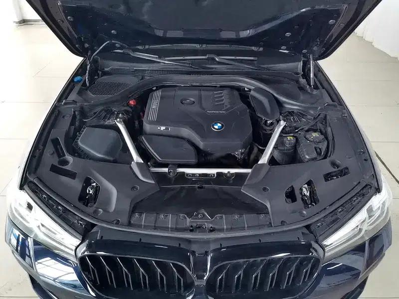 2022 BMW 5 Series Facelift 530Li Leading Edition M Sport Package — миниатюра 10