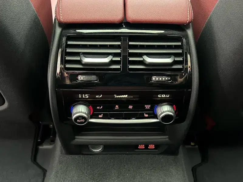2022 BMW 5 Series 530Li Luxury M Sport Package — миниатюра 12