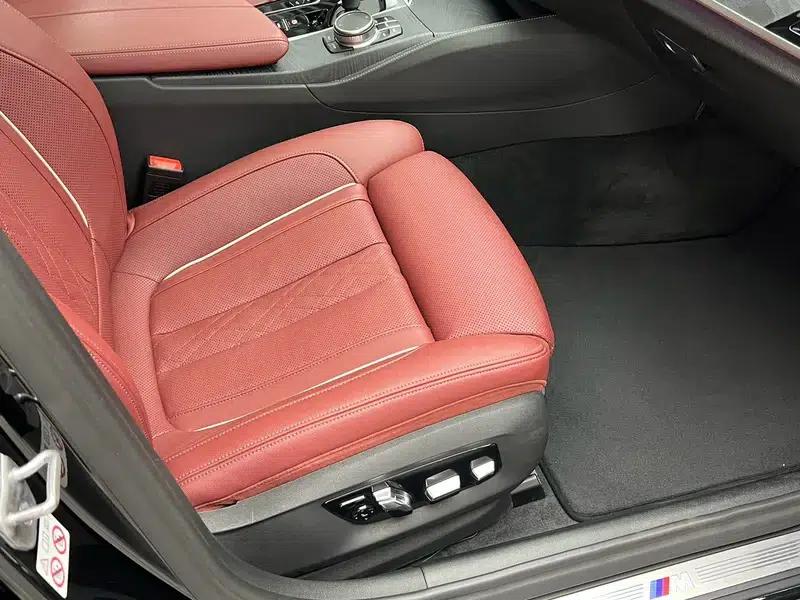 2022 BMW 5 Series 530Li Luxury M Sport Package — миниатюра 14
