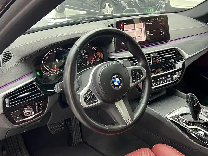 2022 BMW 5 Series 530Li Luxury M Sport Package — миниатюра 18