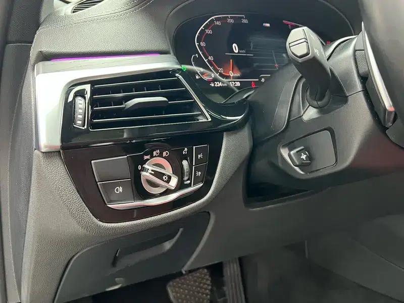 2022 BMW 5 Series 530Li Luxury M Sport Package — миниатюра 20