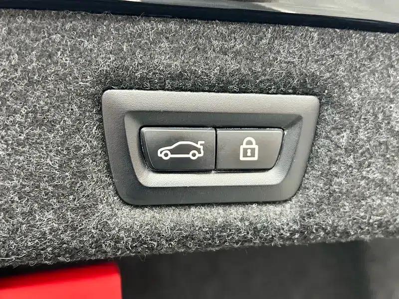 2022 BMW 5 Series 530Li Luxury M Sport Package — миниатюра 21