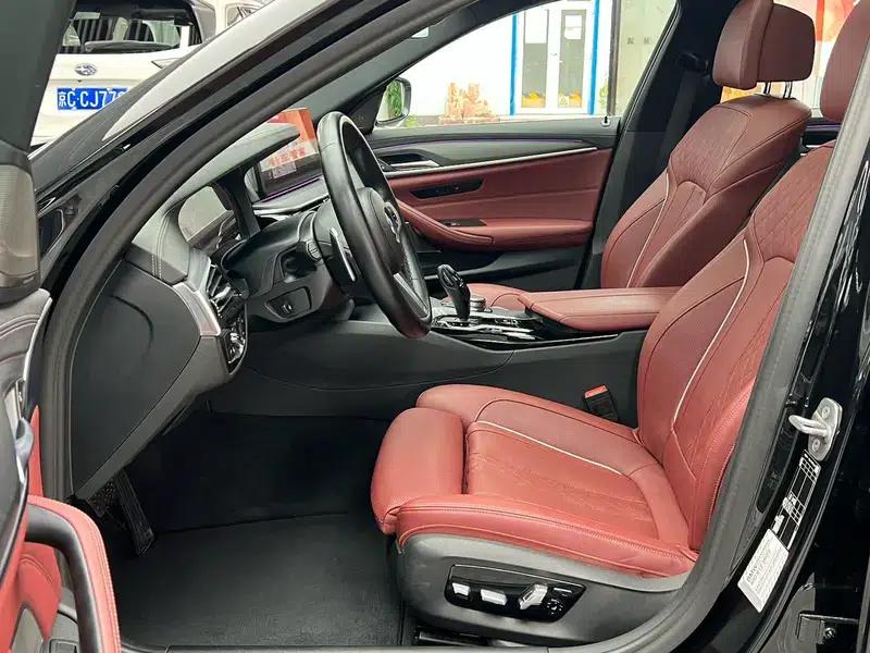 2022 BMW 5 Series 530Li Luxury M Sport Package — миниатюра 24