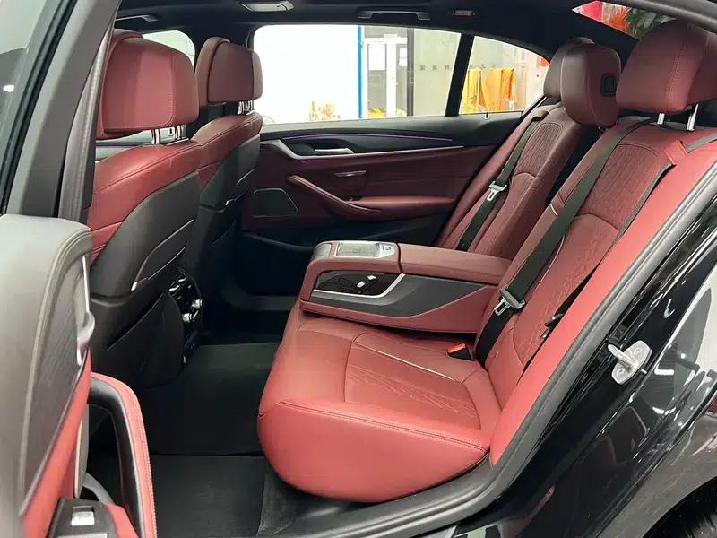 2022 BMW 5 Series 530Li Luxury M Sport Package — миниатюра 31