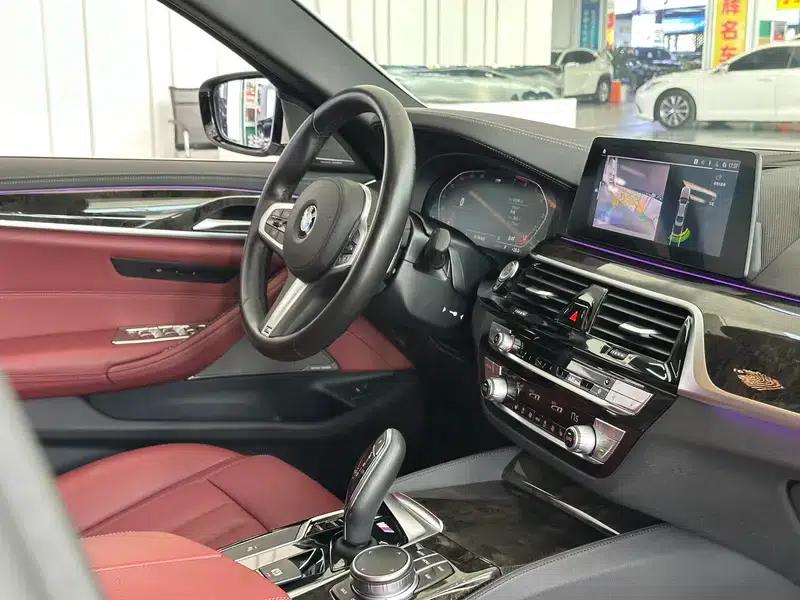 2020 BMW 5 Series 530Li Leading Edition M Sport Package — миниатюра 15
