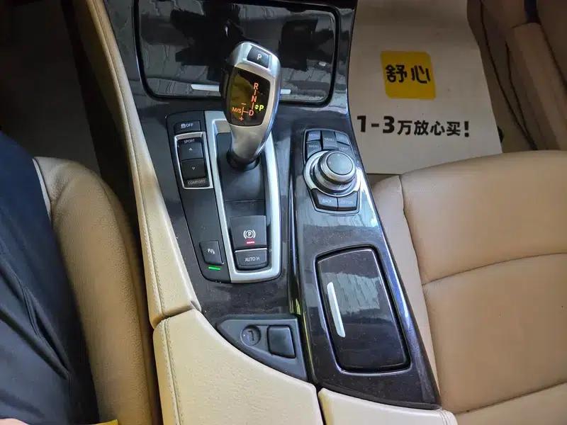2013 BMW 5 Series 525Li Excellence Edition — миниатюра 9