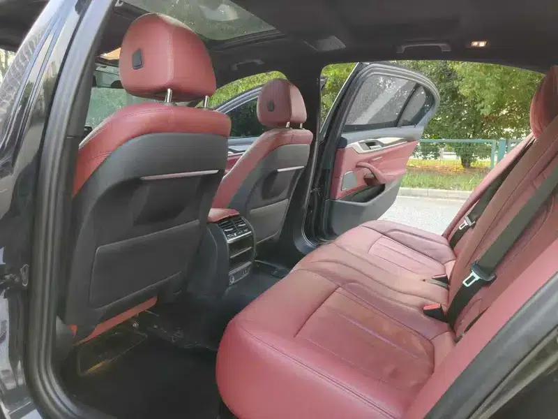 2020 BMW 5 Series 530Li Leading Edition M Sport Package — миниатюра 8