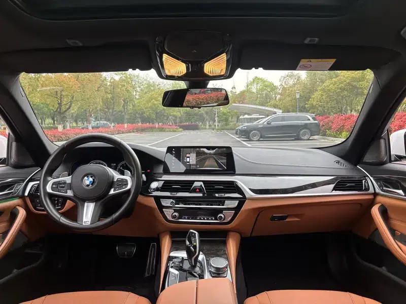 2018 BMW 5 Series 530Li Luxury M Sport Package — миниатюра 12