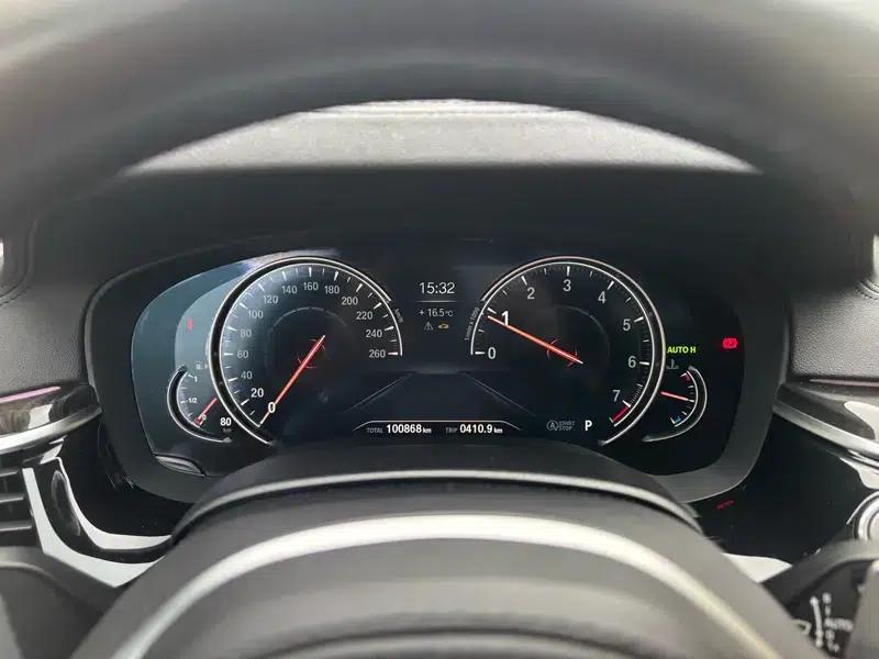 2018 BMW 5 Series 530Li Luxury M Sport Package — миниатюра 13