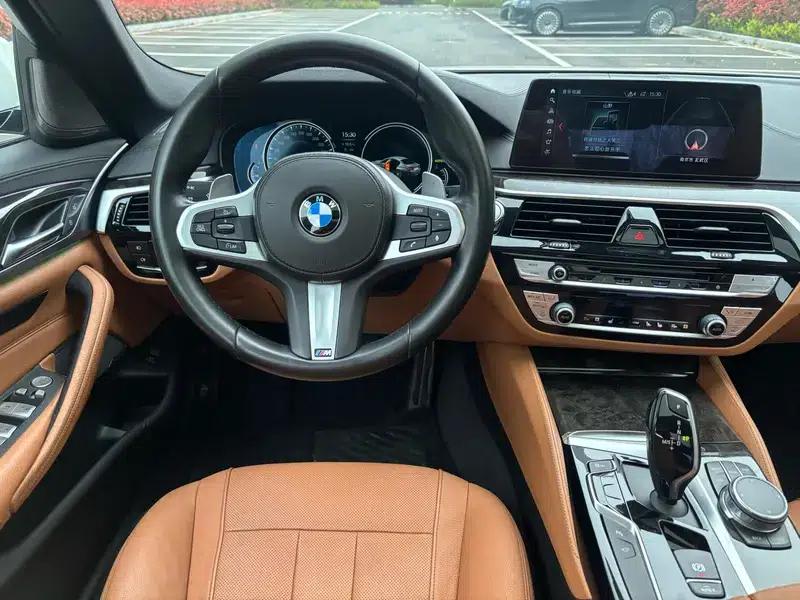 2018 BMW 5 Series 530Li Luxury M Sport Package — миниатюра 14