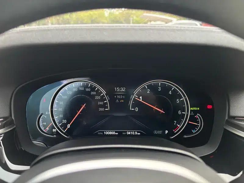 2018 BMW 5 Series 530Li Luxury M Sport Package — миниатюра 18