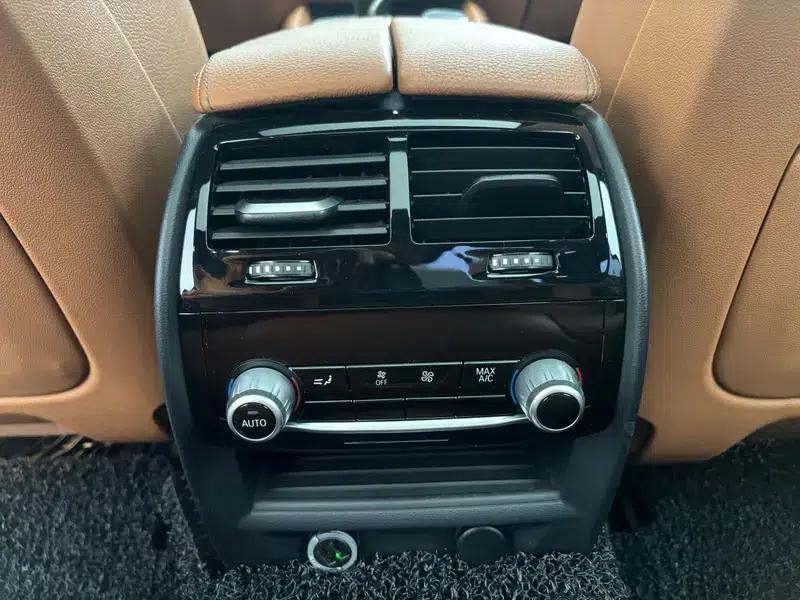 2018 BMW 5 Series 530Li Luxury M Sport Package — миниатюра 20