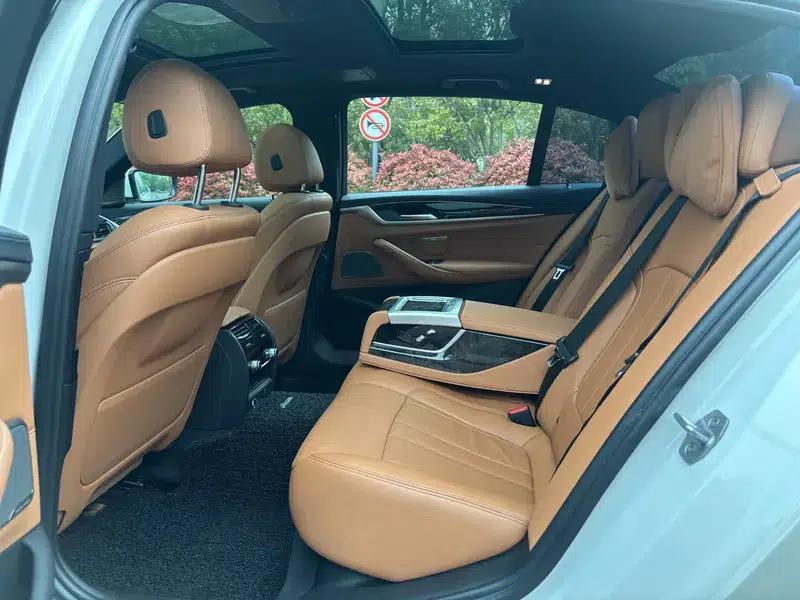 2018 BMW 5 Series 530Li Luxury M Sport Package — миниатюра 21