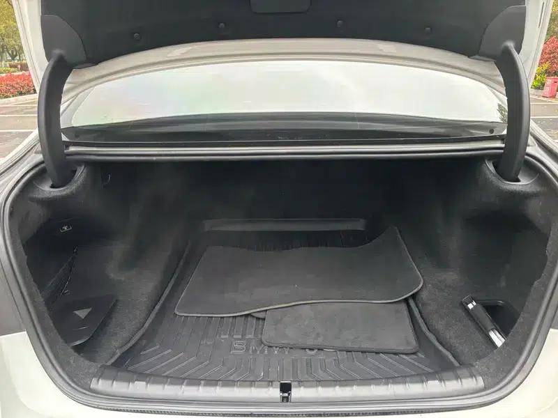 2018 BMW 5 Series 530Li Luxury M Sport Package — миниатюра 22