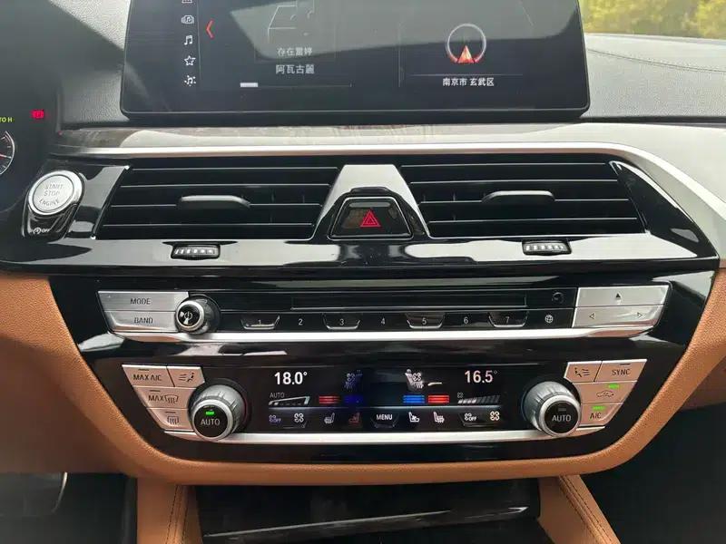 2018 BMW 5 Series 530Li Luxury M Sport Package — миниатюра 7