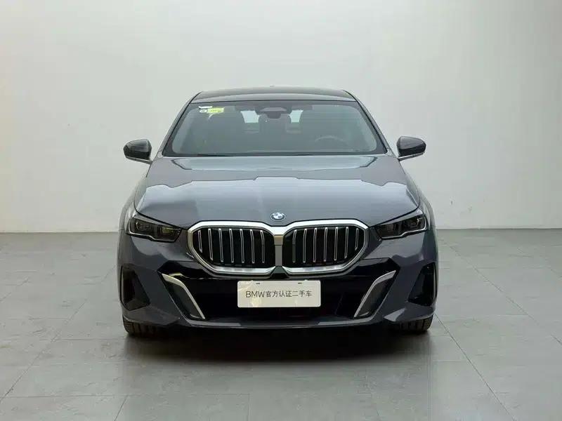 2024 BMW 5 Series 530Li Luxury M Sport Package — миниатюра 2