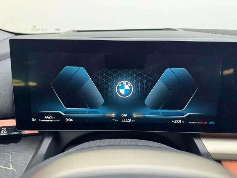 2024 BMW 5 Series 530Li Luxury M Sport Package — миниатюра 12