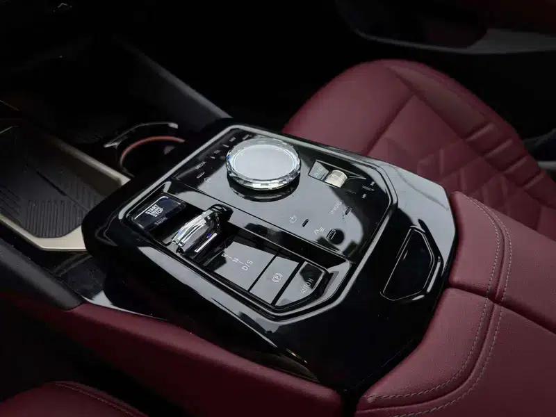 2024 BMW 5 Series 530Li Luxury M Sport Package — миниатюра 14