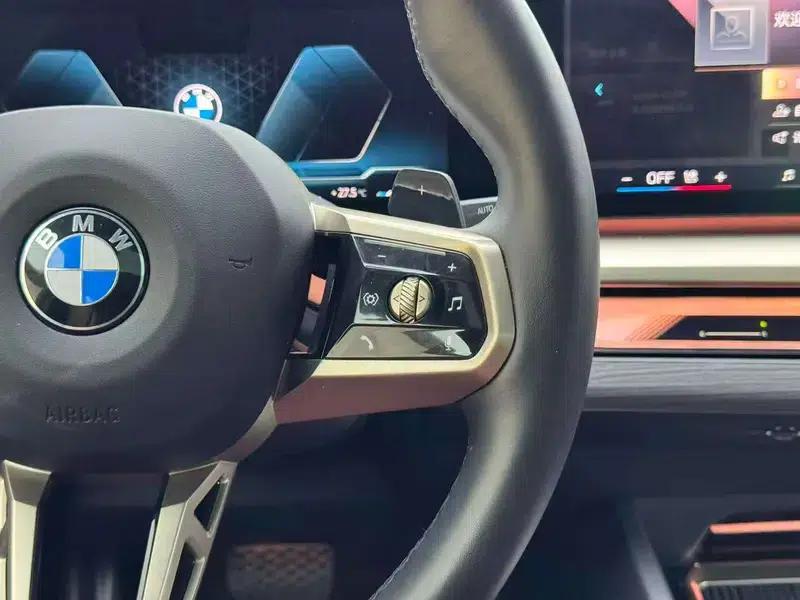 2024 BMW 5 Series 530Li Luxury M Sport Package — миниатюра 16
