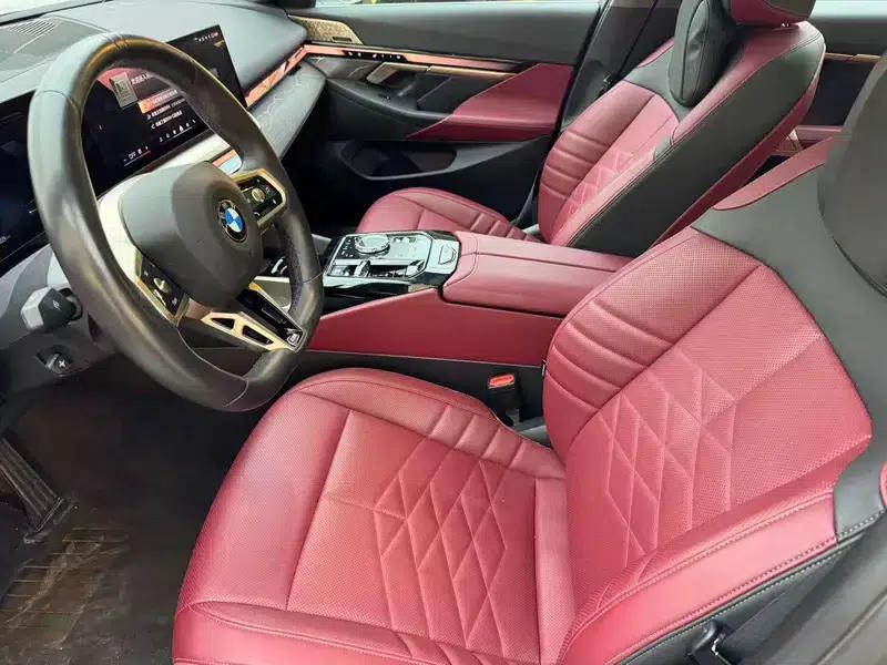 2024 BMW 5 Series 530Li Luxury M Sport Package — миниатюра 17