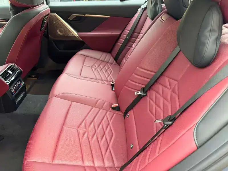2024 BMW 5 Series 530Li Luxury M Sport Package — миниатюра 18