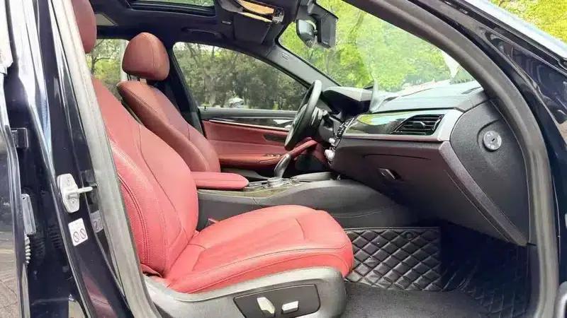 2020 BMW 5 Series 530Li Leading Edition M Sport Package — миниатюра 9