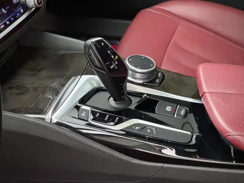 2020 BMW 5 Series 530Li Luxury M Sport Package — миниатюра 15