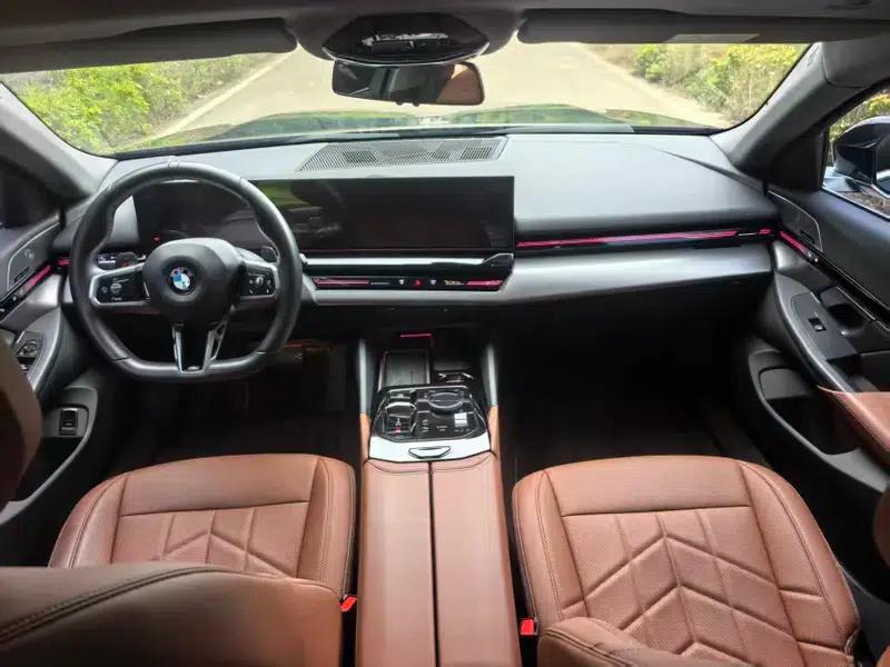 2024 BMW 5 Series 525Li M Sport Package — миниатюра 7
